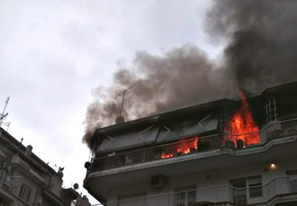 Πυρκαγιά με τραγική κατάληξη στο κέντρο της Θεσσαλονίκης |video